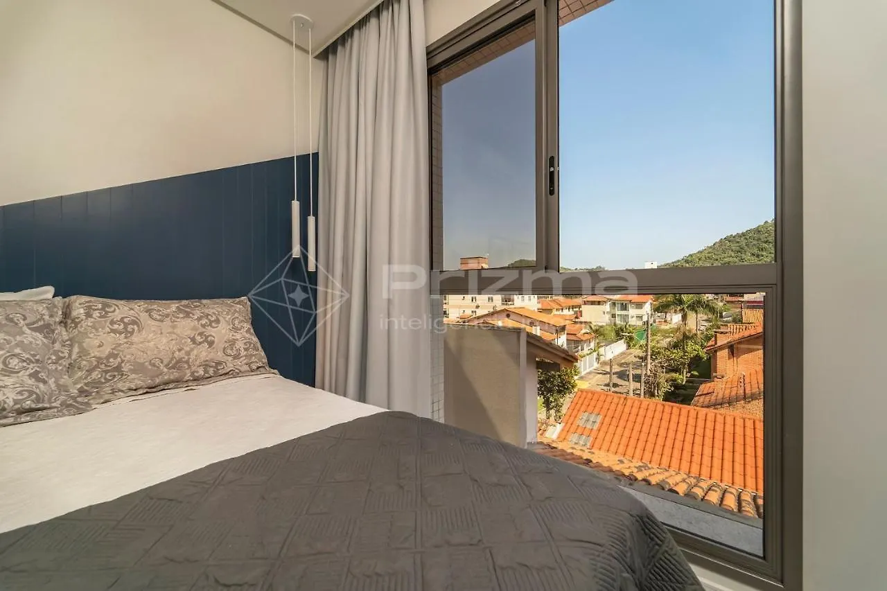 Pm 205: Luxury Rooftop Apartment in Bombinhas Beach