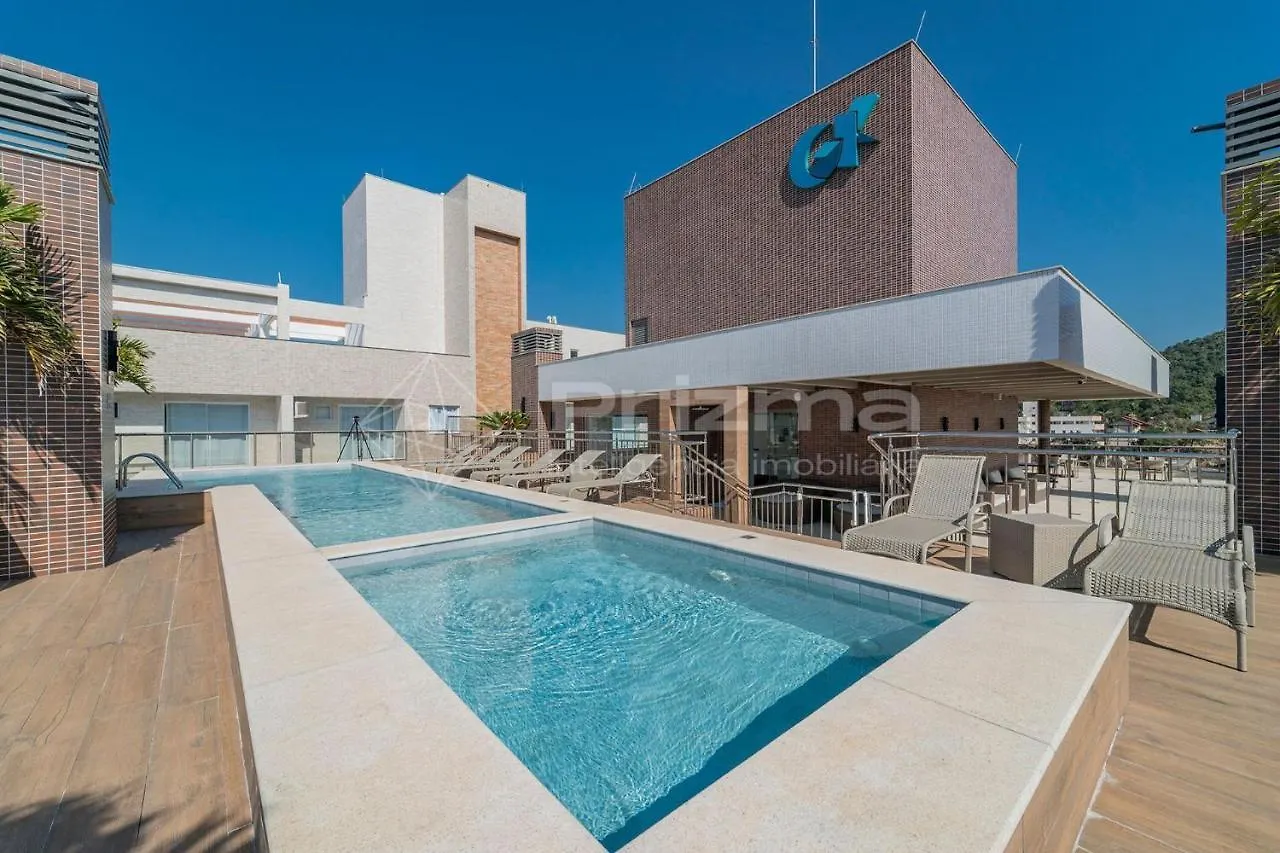 Pm 205: Luxury Rooftop Apartment in Bombinhas Beach