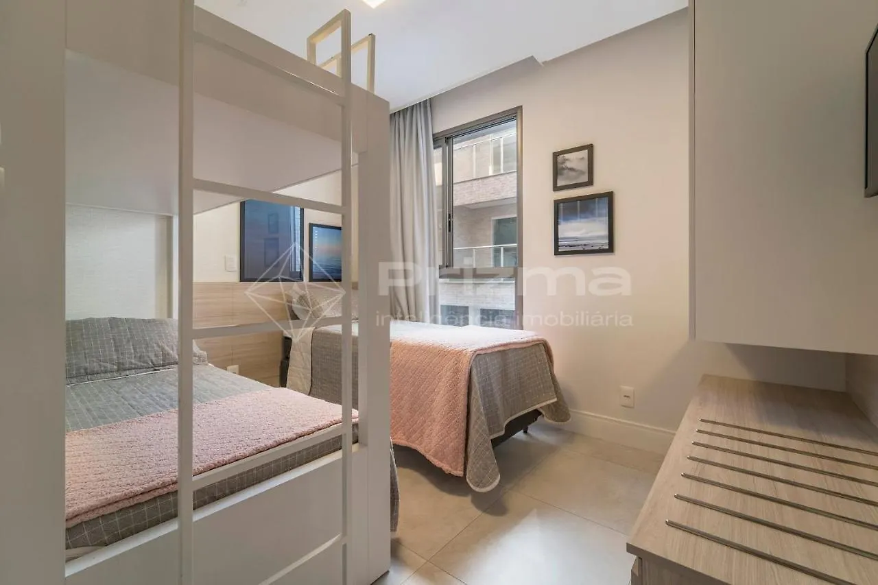 Pm 205: Luxury Rooftop Apartment in Bombinhas Beach