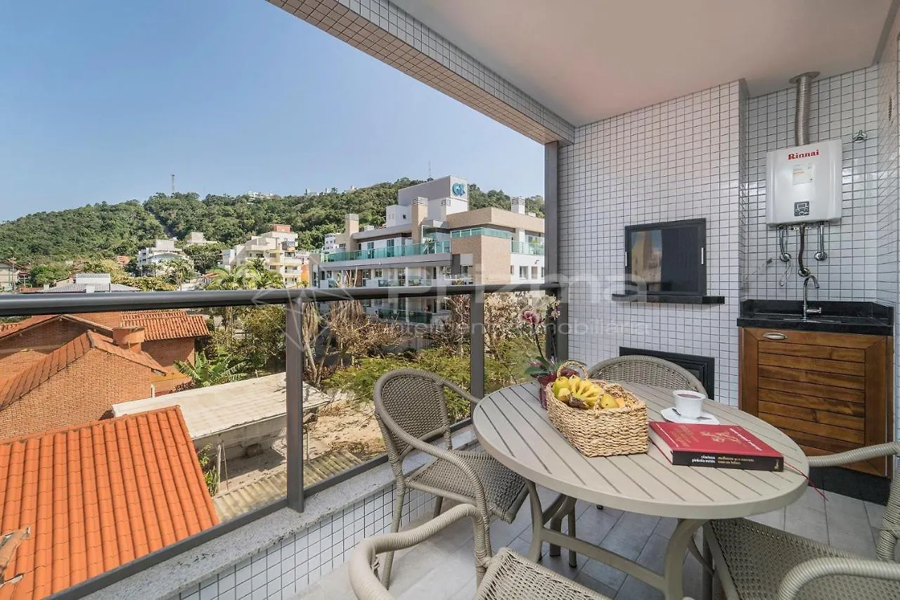 Pm 205: Luxury Rooftop Apartment in Bombinhas Beach